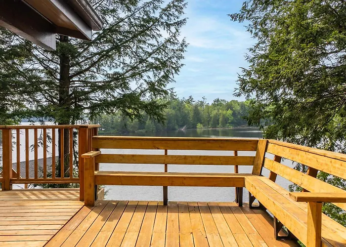 Alpine Lake House - Waterfront On Lake Muskoka