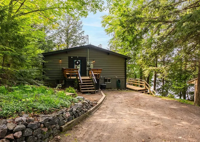 Alpine Lake House - Waterfront On Lake Muskoka