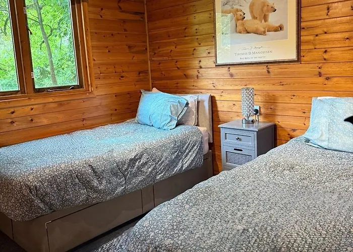 The Cabin At The Oaks