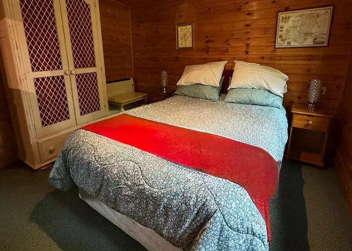 The Cabin At The Oaks