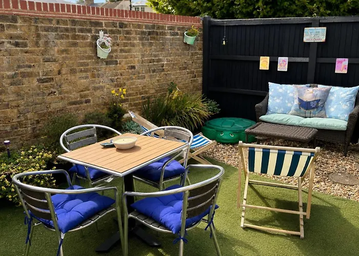 Sherpai Lodge With Heated Outdoor Pool