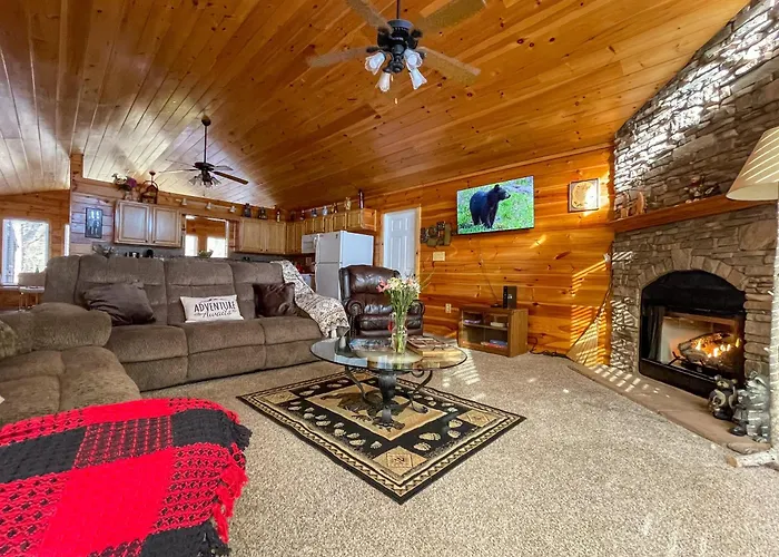 Luxurious Pigeon Forge Cabin, W/ Hottub, Easydrive, Arcade Game, Panoramic Views