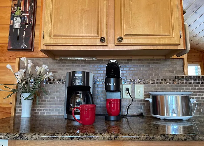 Luxurious Pigeon Forge Cabin, W/ Hottub, Easydrive, Arcade Game, Panoramic Views