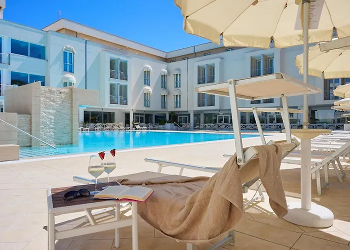 Hotel Con Piscina Terme Marine Leopoldo II