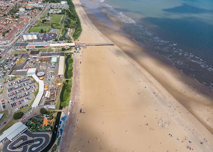 Gorgeous Lodge With Decking At Southview Holiday Park In Skegness Ref 33093V