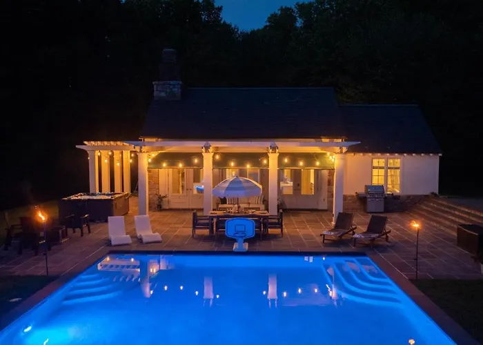 The Stone Cottage W- Fireplace -Hot Tub