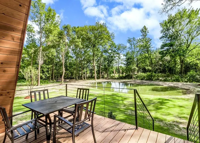 Luminous Elegant A-Frame With Jacuzzi And Lofted Areas In Louisiana