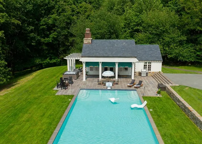 The Stone Cottage W- Fireplace -Hot Tub