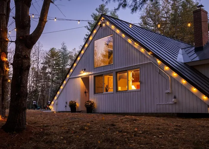 Ski Stratton A-Frame Sleeps 10, Hot Tub, Sauna