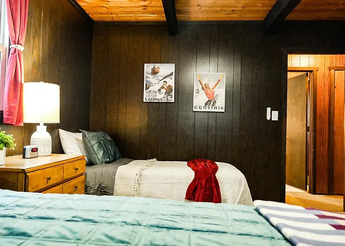 Creekside Chalet - Huge Indoor Spa