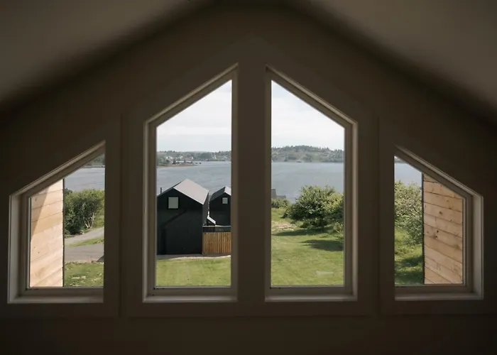Modern Nordic Cabin 1 W/ Hot Tub & Views