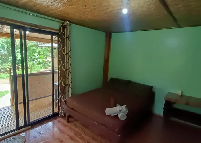 Tony'S Country Glamping Chalet With Private Bathroom