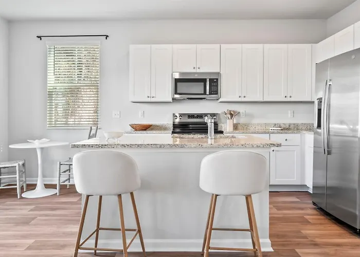 North Myrtle Beach Escape Spacious 4Br Home