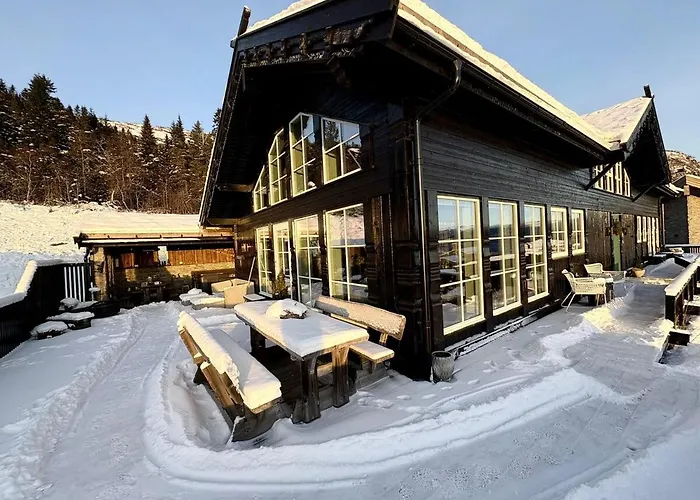 Jacuzzi & Sauna Hilltop Spa Cabin With River Views