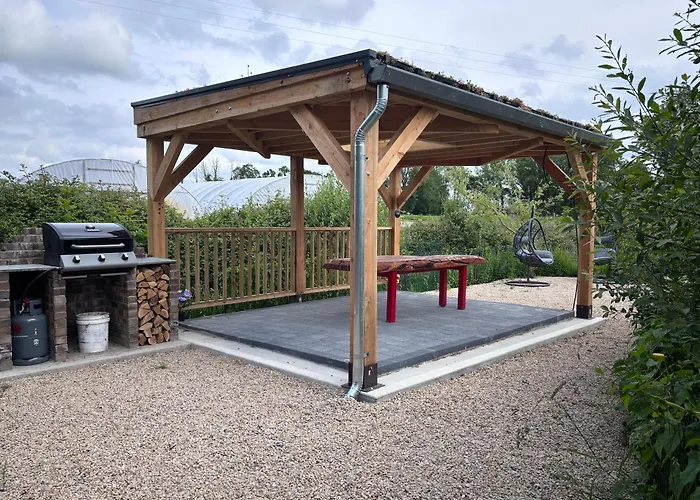 Cedars Lodge At Red Sheds Villa, Portarlington