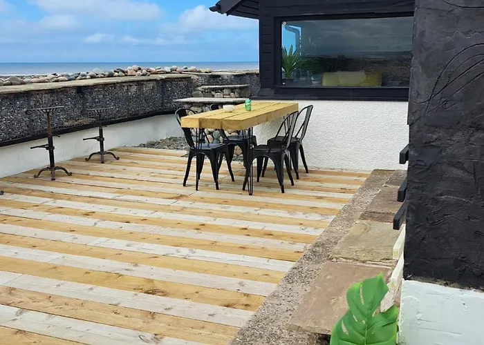 Shoreside Beach House Nethertown Sleeps 4
