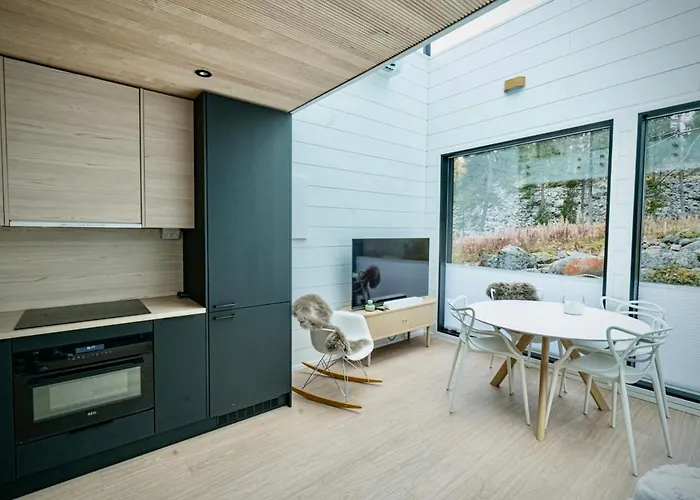 Levi Glass Roof Lodge