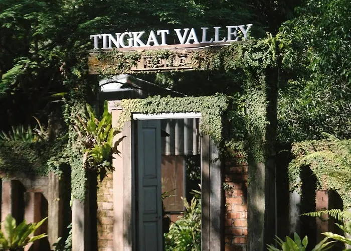 Tingkat Valley