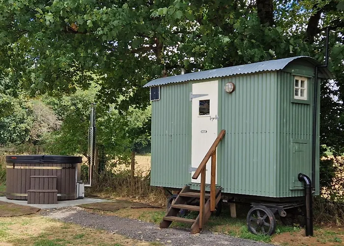 The Delkin Shepherds Huts Castle Combe