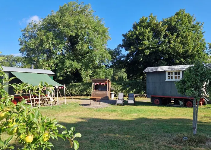 The Delkin Shepherds Huts Castle Combe