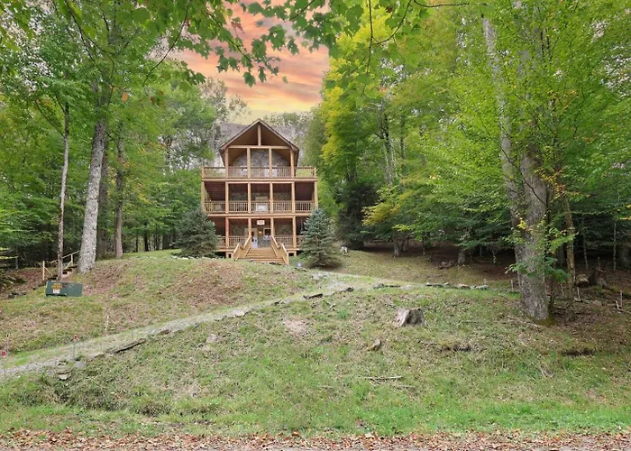 Cozy Stone Cabin Retreat Near Beech Ski Slopes