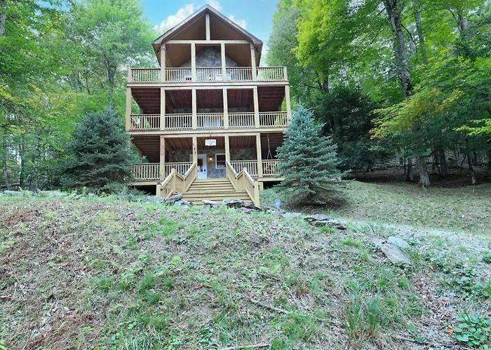 Cozy Stone Cabin Retreat Near Beech Ski Slopes