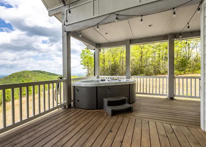 Mountain Top Escape W Hot Tub, Fireplace & Views