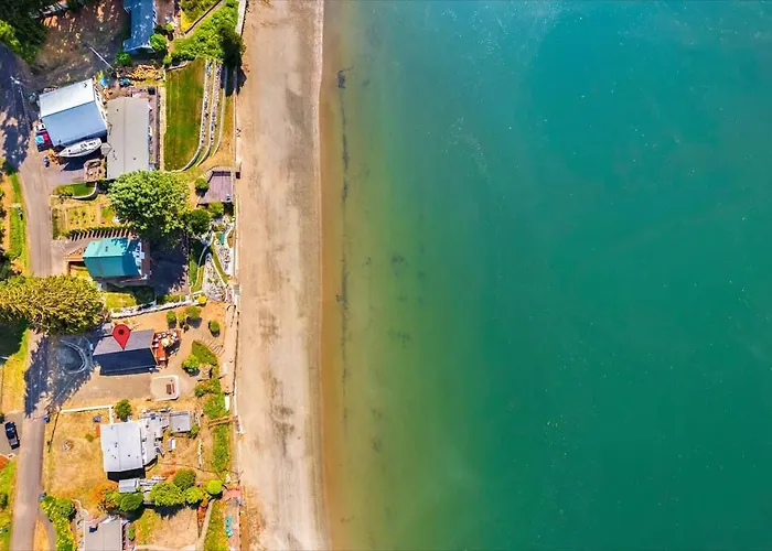 Beautifully Remodeled Beach Front A-Frame