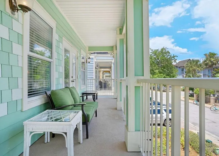 Splish Splash Pet Friendly Pool View