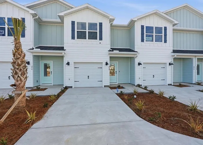 Salty Seahorse New Coastal Townhome In Pcb