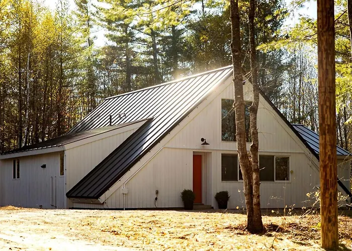 Cozy A-Frame Cabin With Hot Tub & Sauna Near Stratton Mountain, Vermont