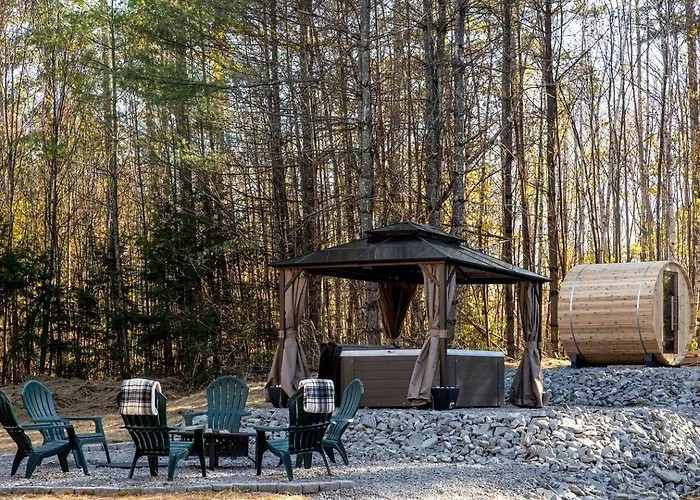 Cozy A-Frame Cabin With Hot Tub & Sauna Near Stratton Mountain, Vermont