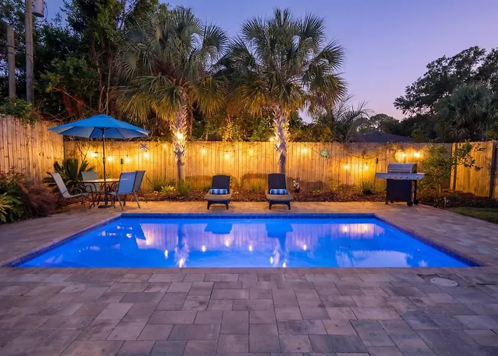 Walk To Beach W Private Pool, Hot Tub Golf Cart