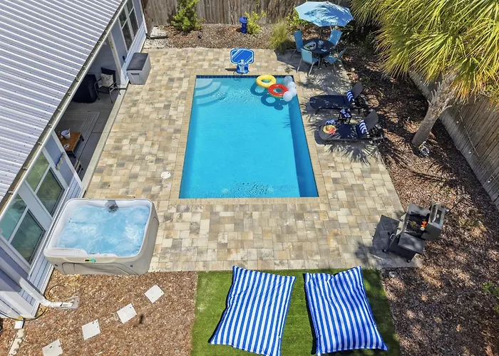 Walk To Beach W Private Pool, Hot Tub Golf Cart