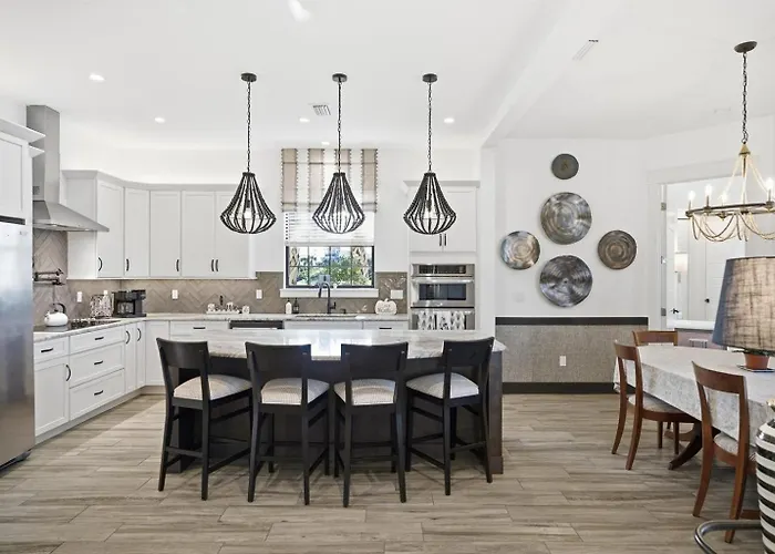 Luxury 5Br Home W Private Pool & Lake Views Legacy 5-Star Home Pcbv