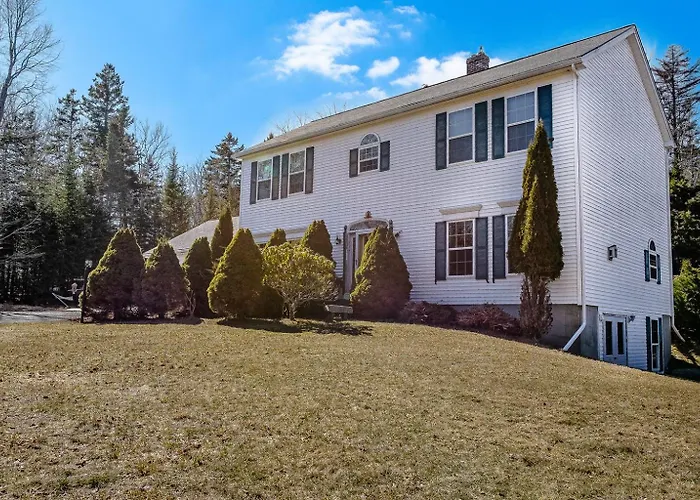 Spacious Seven Peaks Ridge Quiet Side Hot Tub, Pet Friendly, Fire Pit & Deck