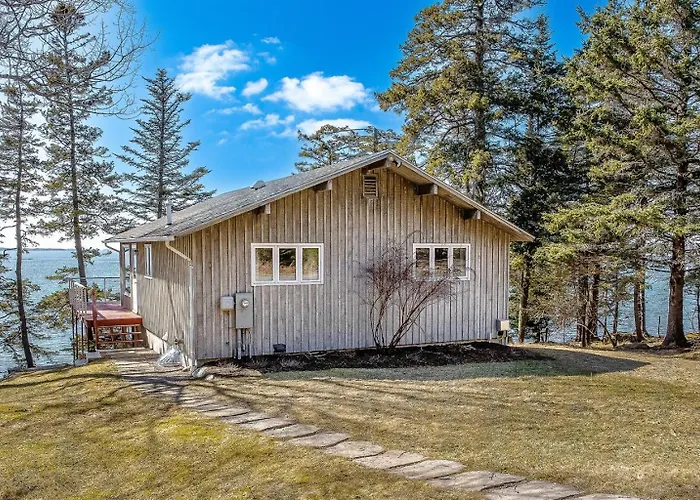 Reed Shore Cottage Oceanfront, Sunset View, Private Shore Stairs, Harbor Watch