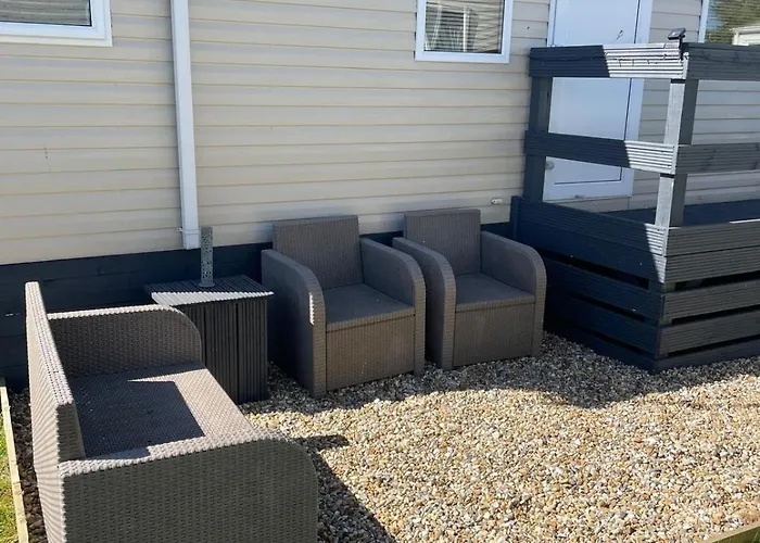 Caravan 5 Modern And Cosy Caravan Sleeps 6 Gch Dg