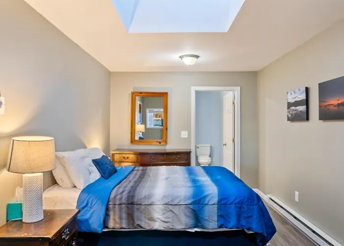 Phoenix Aerie Birds-Eye Harbor Views, Maritime Loft, Harbor Watch Sunrise Deck