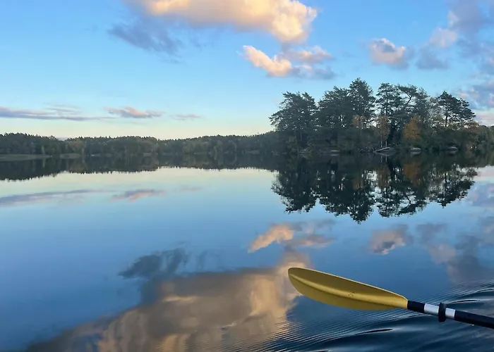 The Lake House - Private Shoreline & Kayaks