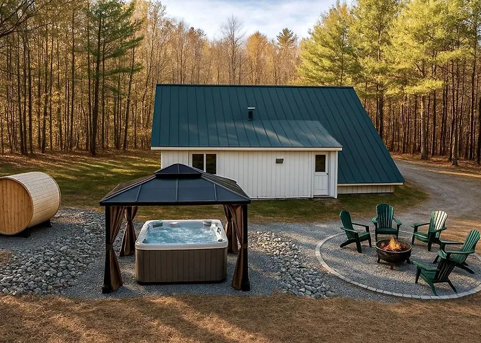 Cozy A-Frame Cabin With Hot Tub & Sauna Near Stratton Mountain, Vermont