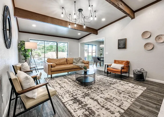 Indigo & Cedar 4Br Pool Gym Game Room