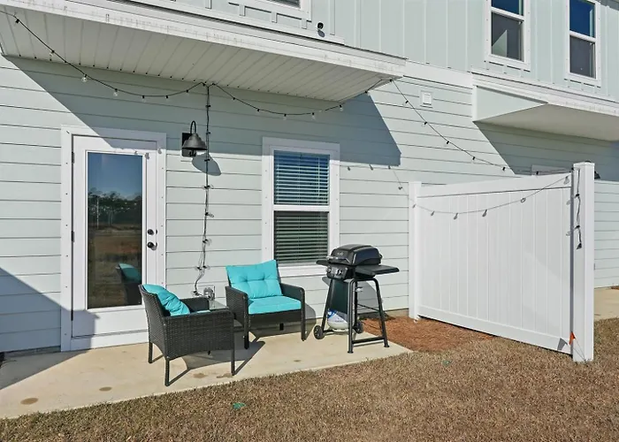 Salty Seahorse New Coastal Townhome In Pcb
