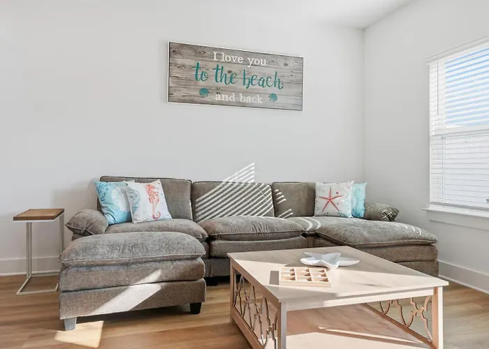 Salty Seahorse New Coastal Townhome In Pcb
