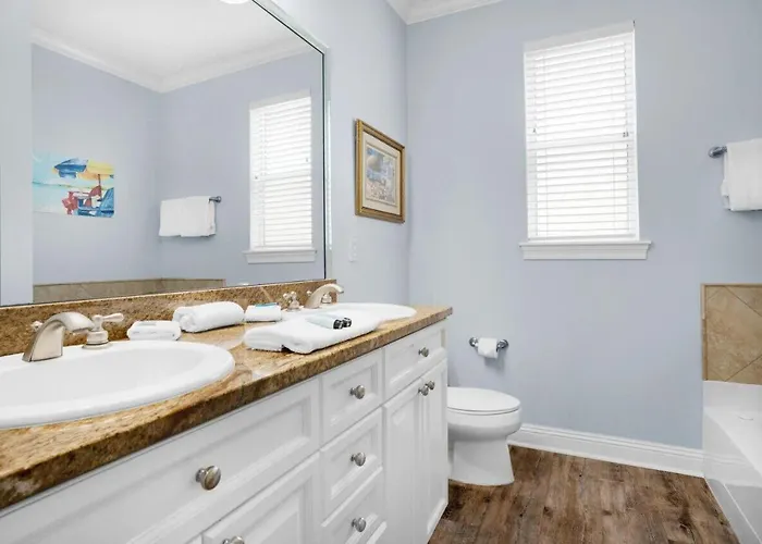 Deja Blue- Pet Friendly- Pool Front