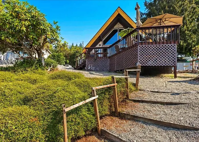 Beautifully Remodeled Beach Front A-Frame