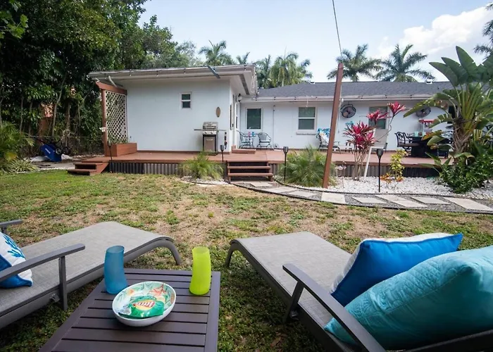Private King Bed Suite-Near Ami Beach-Walk Dtown.