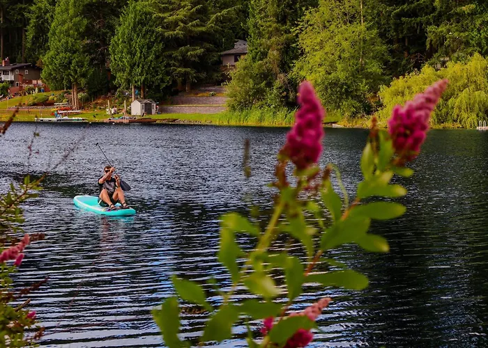 Birdsong Lakeside Serenity Retreat