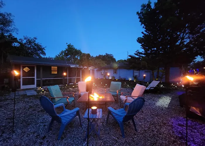 Lil John Coastal Cottage Near Siesta Key Beach