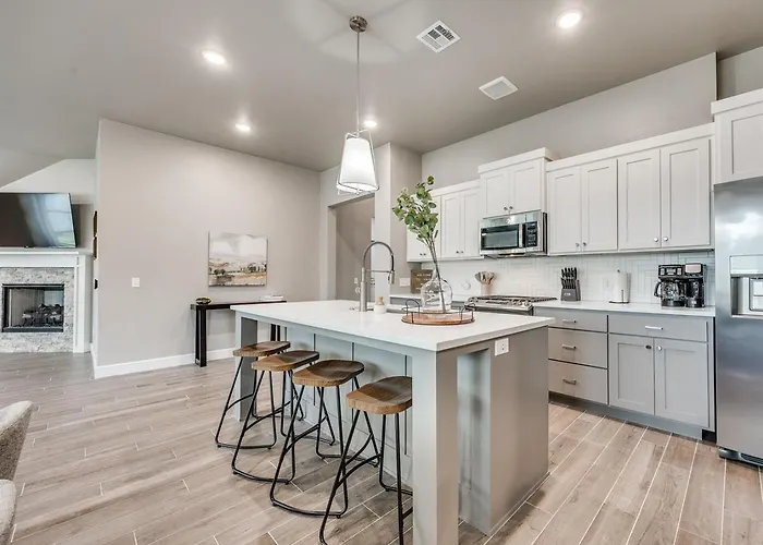 The Ladera Lane Retreat